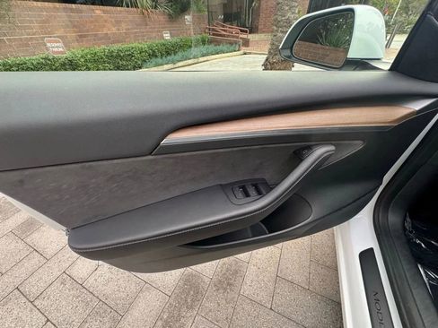 Used 2021 Tesla Model 3 Standard Range Plus image 24