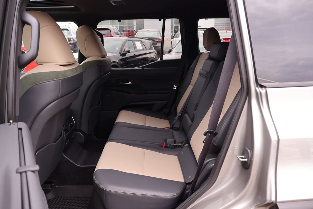 Used 2024 Lexus GX 550 AWD/4WD image 22