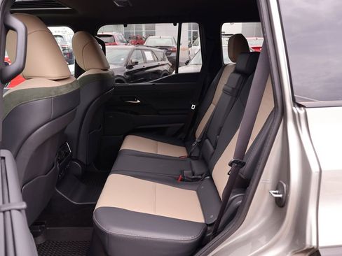 Used 2024 Lexus GX 550 AWD/4WD image 22