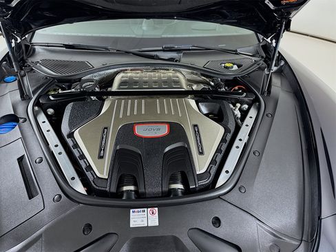 Used 2020 Porsche Panamera GTS image 32