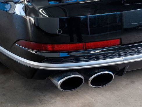 Used 2020 Audi S8 L image 25