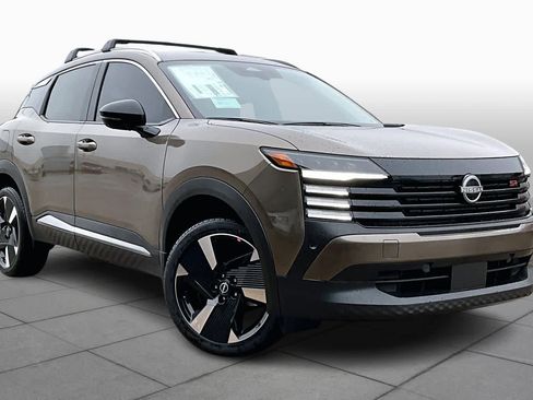 New 2026 Nissan Kicks SR w/ Cold Weather Package image 2