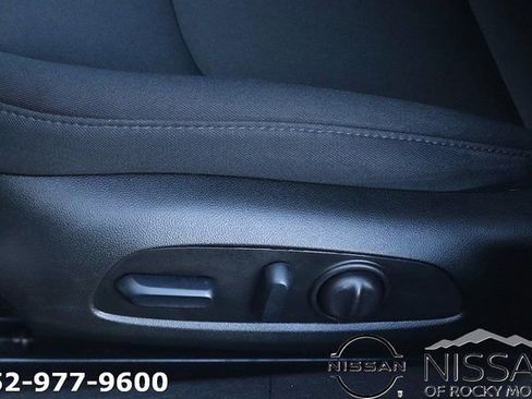 Used 2024 Chevrolet Malibu LT FWD image 16