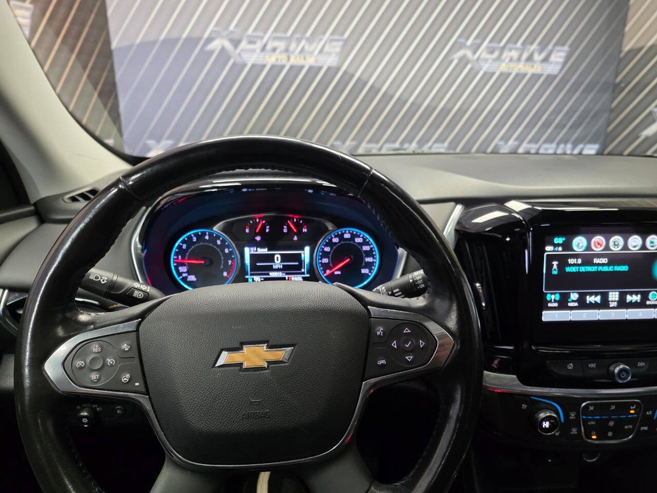Used 2019 Chevrolet Traverse Premier w/ Driver Confidence II Package FWD image 18