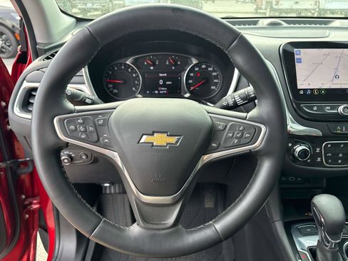 Used 2023 Chevrolet Equinox Premier image 16