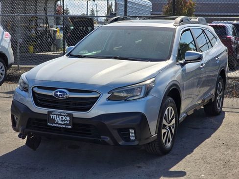 Used 2020 Subaru Outback Premium image 1