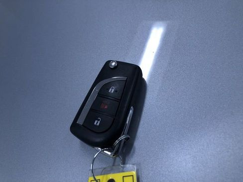 Certified 2025 Toyota RAV4 LE image 31