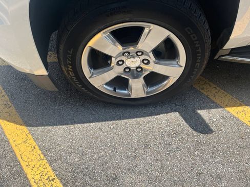 Used 2019 Chevrolet Tahoe Premier RWD image 7