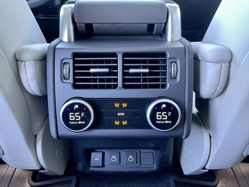 Certified 2024 Land Rover Discovery S image 26