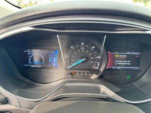 Used 2013 Ford Fusion Titanium image 24