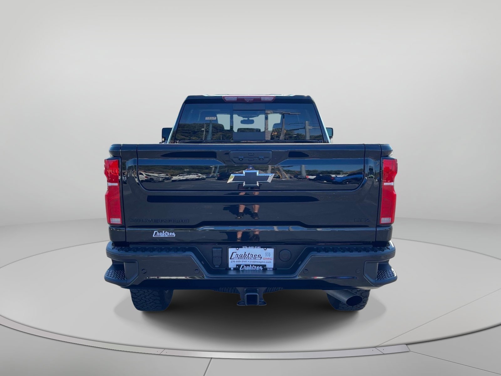 Used 2025 Chevrolet Silverado 2500 LTZ w/ LTZ Plus Package AWD/4WD image 5