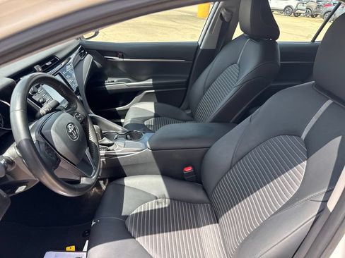 Used 2020 Toyota Camry SE FWD image 19