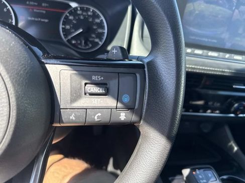 Used 2021 Nissan Rogue SV AWD/4WD image 29