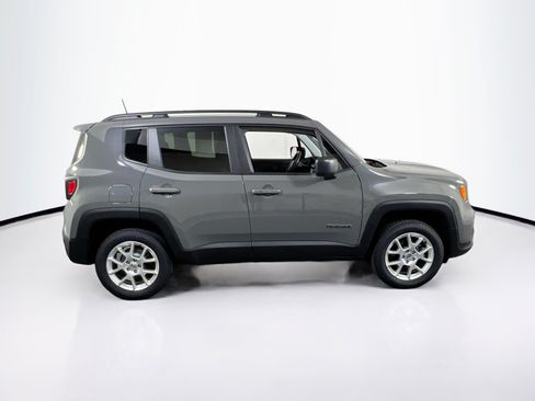 Used 2022 Jeep Renegade Latitude w/ Convenience Group AWD/4WD image 4