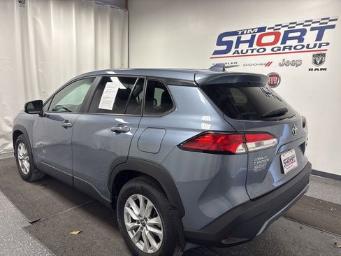 Used 2024 Toyota Corolla Cross LE image 6