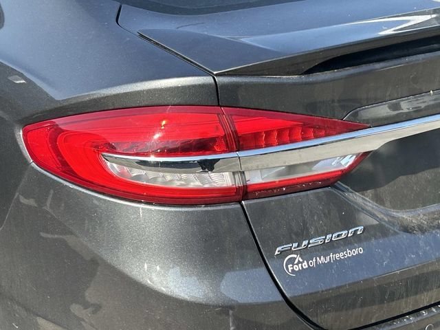 Used 2018 Ford Fusion SE w/ Equipment Group 201A FWD image 8