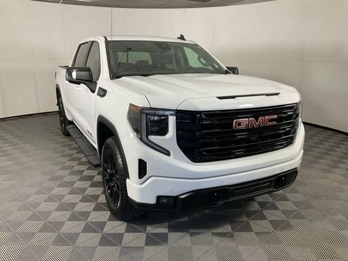 Used 2024 GMC Sierra 1500 Elevation w/ Elevation Premium Package AWD/4WD image 3