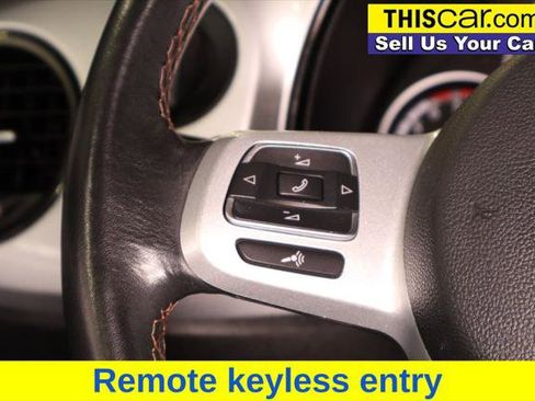 Used 2015 Volkswagen Beetle 1.8T Classic FWD image 16