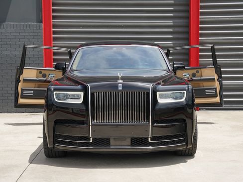 Used 2020 Rolls-Royce Phantom Extended Wheelbase RWD image 5