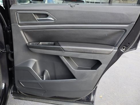 Used 2018 Volkswagen Atlas SE image 28