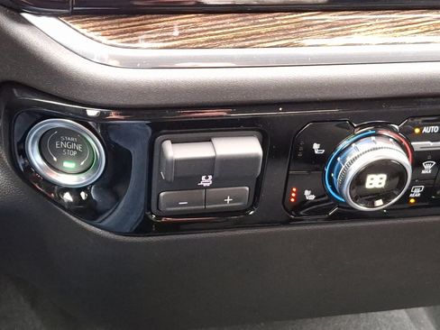 New 2025 GMC Sierra 2500 SLE w/ SLE Convenience Package image 18