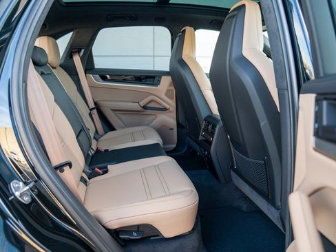 New 2026 Porsche Cayenne GTS AWD/4WD image 26