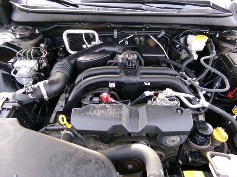 Used 2019 Subaru Outback 2.5i Touring AWD/4WD image 32