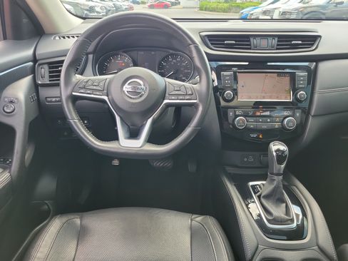 Used 2018 Nissan Rogue SL w/ Premium Package AWD/4WD image 10
