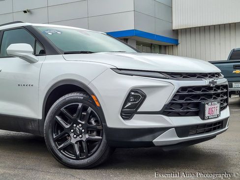Certified 2023 Chevrolet Blazer LT w/ Convenience Package image 3