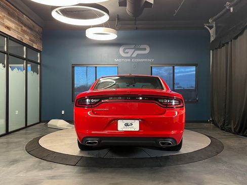 Used 2022 Dodge Charger SXT image 4