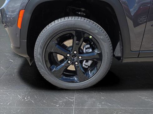 New 2025 Jeep Grand Cherokee L Limited w/ Luxury Tech Group II image 45