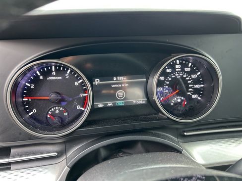 Used 2024 Kia Carnival LX image 6