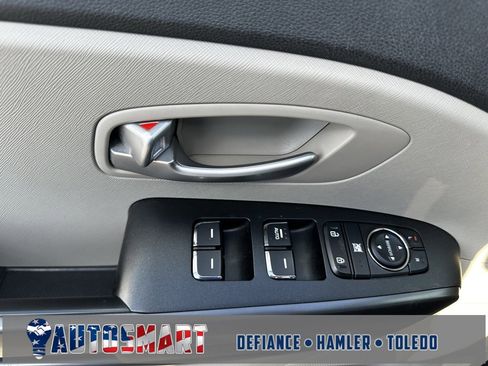 Used 2021 Kia Sedona EX image 15