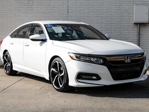 Used 2018 Honda Accord Sport image 5