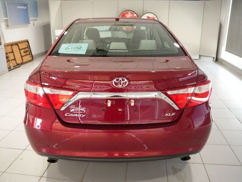 Used 2017 Toyota Camry XLE image 9