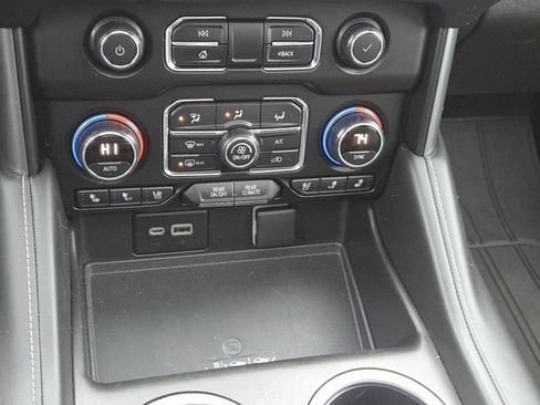 Used 2021 Chevrolet Tahoe Premier w/ Premium Package image 10