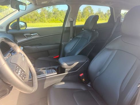 Used 2026 Kia Sportage SX FWD image 9