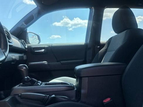 Used 2021 Toyota Tacoma TRD Sport RWD image 33