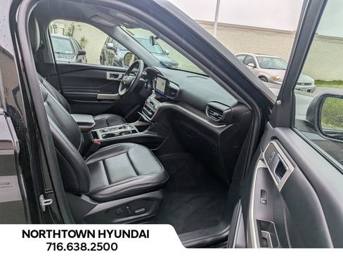 Used 2023 Ford Explorer XLT w/ Equipment Group 202A AWD/4WD image 33
