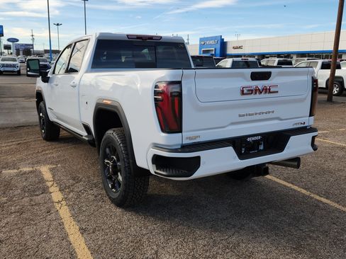 New 2026 GMC Sierra 2500 AT4 w/ Max Trailering Package image 4