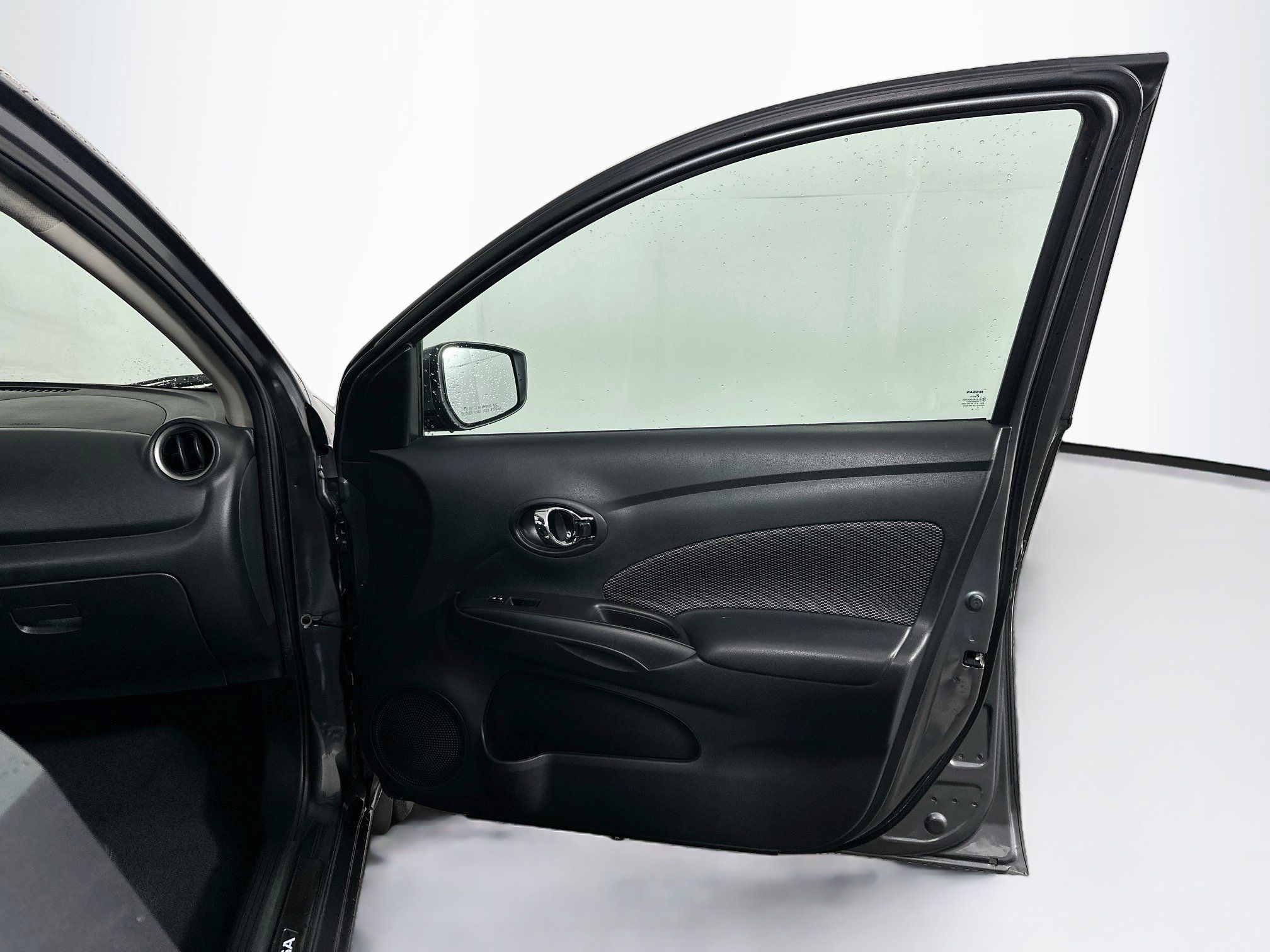 Used 2018 Nissan Versa SV FWD image 30