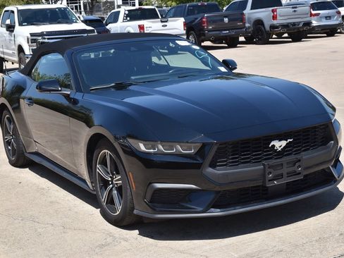 Used 2025 Ford Mustang Premium RWD image 4