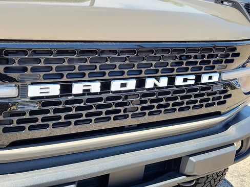 Used 2025 Ford Bronco Outer Banks w/ Sasquatch Package AWD/4WD image 31
