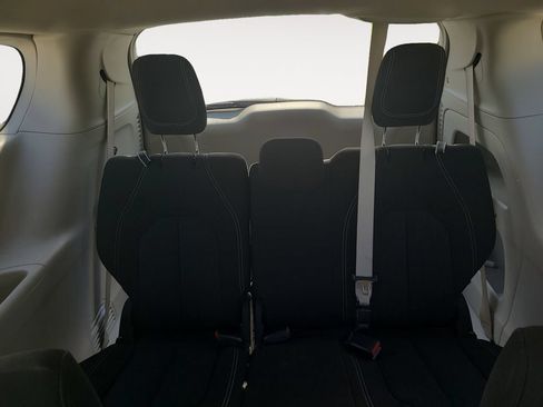 Used 2023 Chrysler Voyager LX FWD image 21