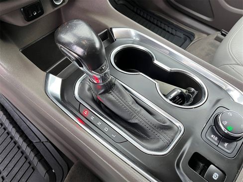 Used 2021 Chevrolet Traverse LT w/ LPO, Cargo Package image 22