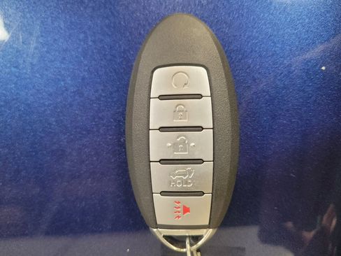 Used 2018 Nissan Rogue SL w/ Premium Package FWD image 32