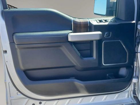 Used 2017 Ford F150 Lariat AWD/4WD image 23