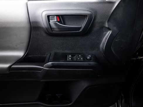 Used 2021 Toyota Tacoma SR image 13