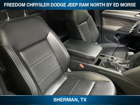 Used 2022 Volkswagen Atlas Cross Sport SE image 11