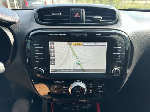 Used 2019 Kia Soul + image 10